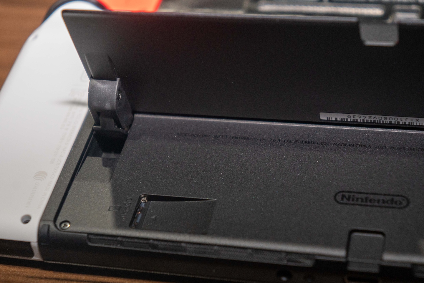 Nintendo Switch OLED 款式開箱動(dòng)手玩，7寸鮮明螢?zāi)淮蠓嵘龜y帶游玩視覺體驗(yàn)